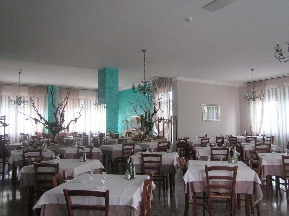 Hotel Lo Scoglio à Castelnuovo del Garda Extérieur photo
