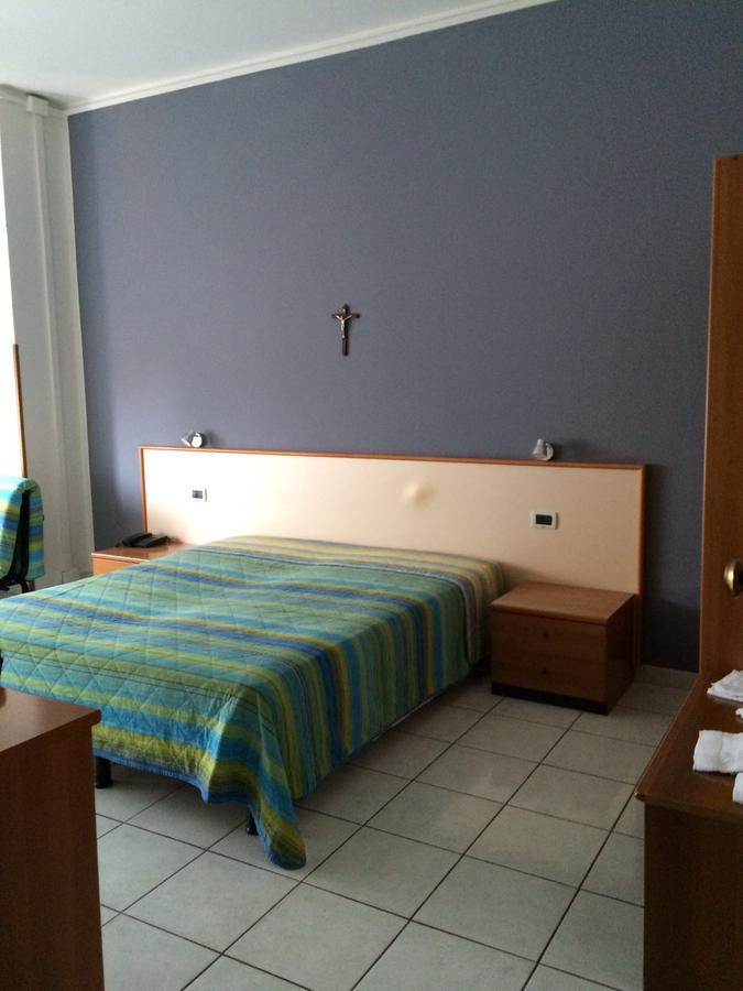 Hotel Lo Scoglio à Castelnuovo del Garda Extérieur photo