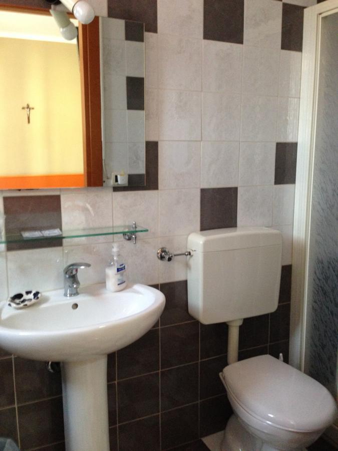 Hotel Lo Scoglio à Castelnuovo del Garda Extérieur photo
