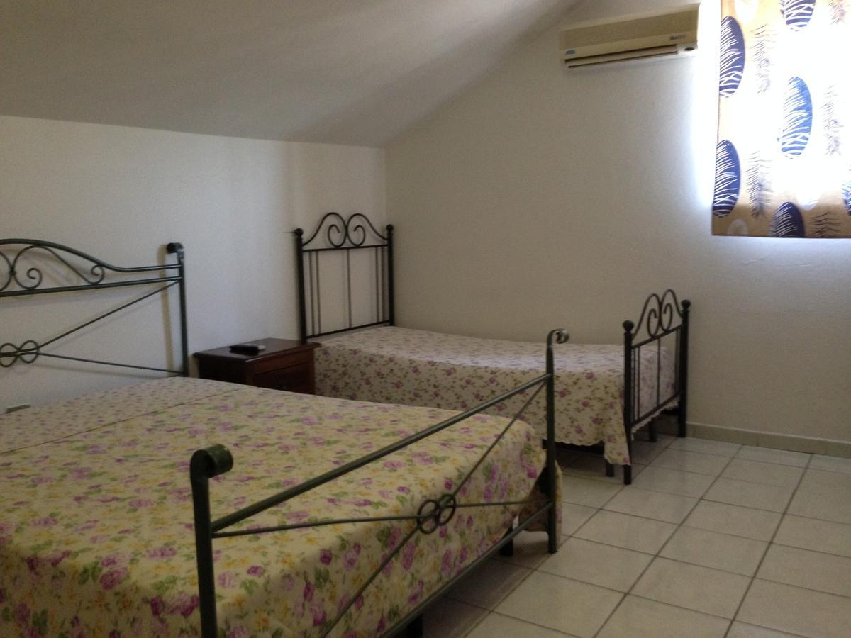 Hotel Lo Scoglio à Castelnuovo del Garda Extérieur photo