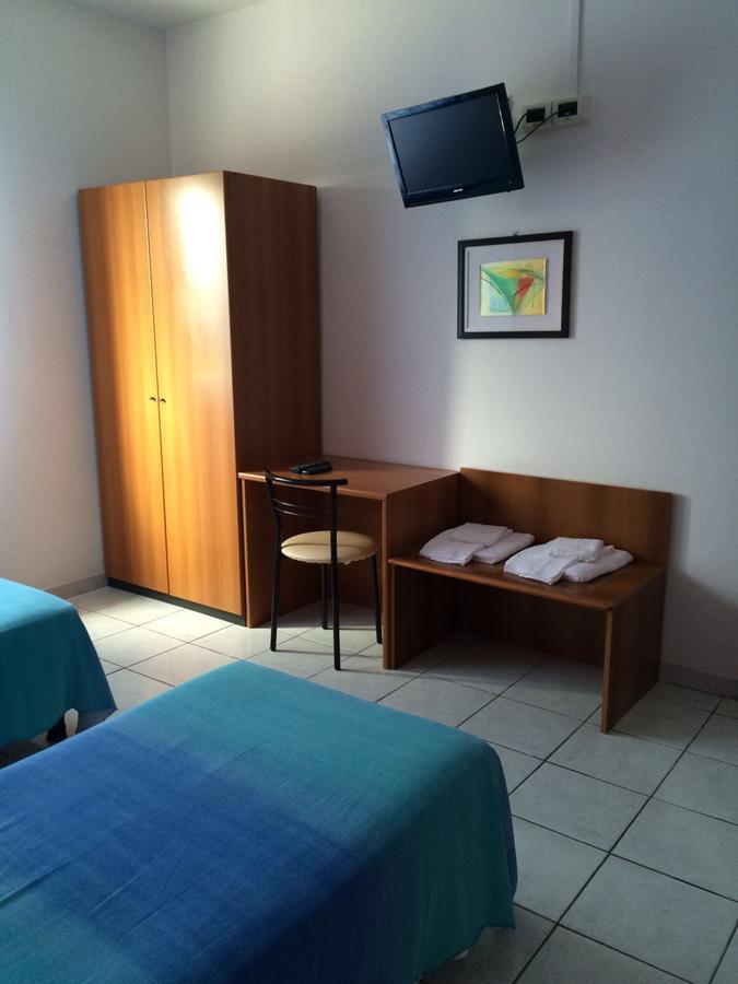Hotel Lo Scoglio à Castelnuovo del Garda Extérieur photo