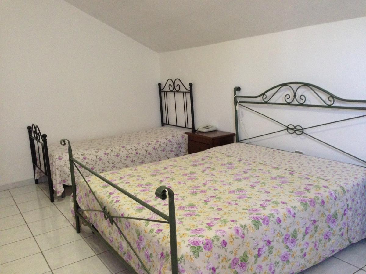 Hotel Lo Scoglio à Castelnuovo del Garda Extérieur photo