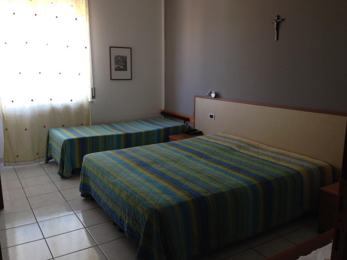 Hotel Lo Scoglio à Castelnuovo del Garda Extérieur photo